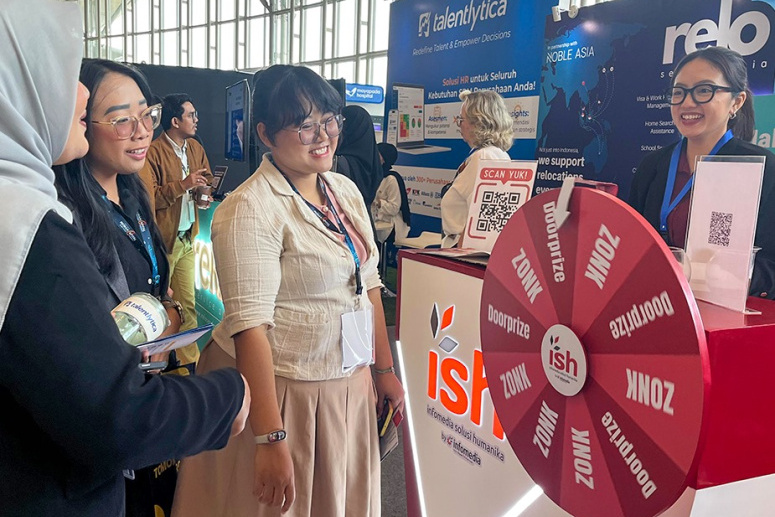 Keseruan Booth ISH di Indonesia Human Capital & Beyond Summit 2025